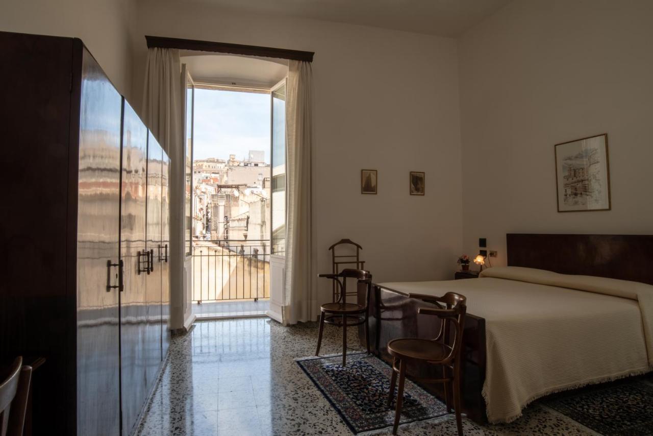 Hotel Aer Bj Vittoria Cagliari Bagian luar foto