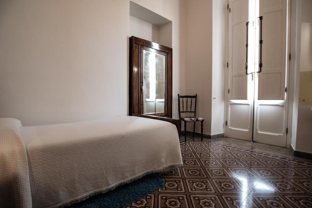 Hotel Aer Bj Vittoria Cagliari Bagian luar foto