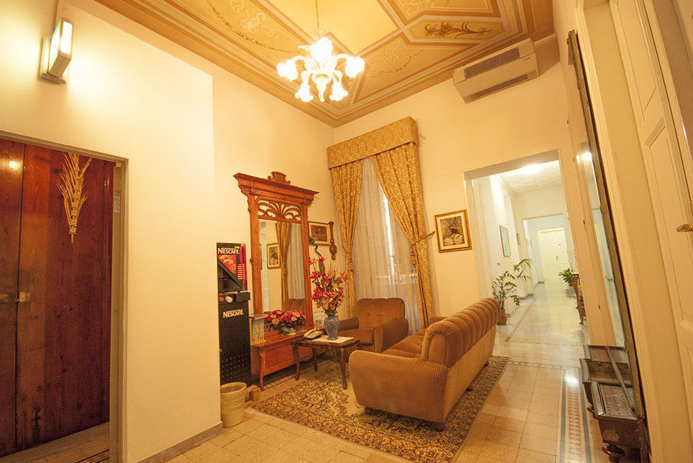 Hotel Aer Bj Vittoria Cagliari Bagian luar foto