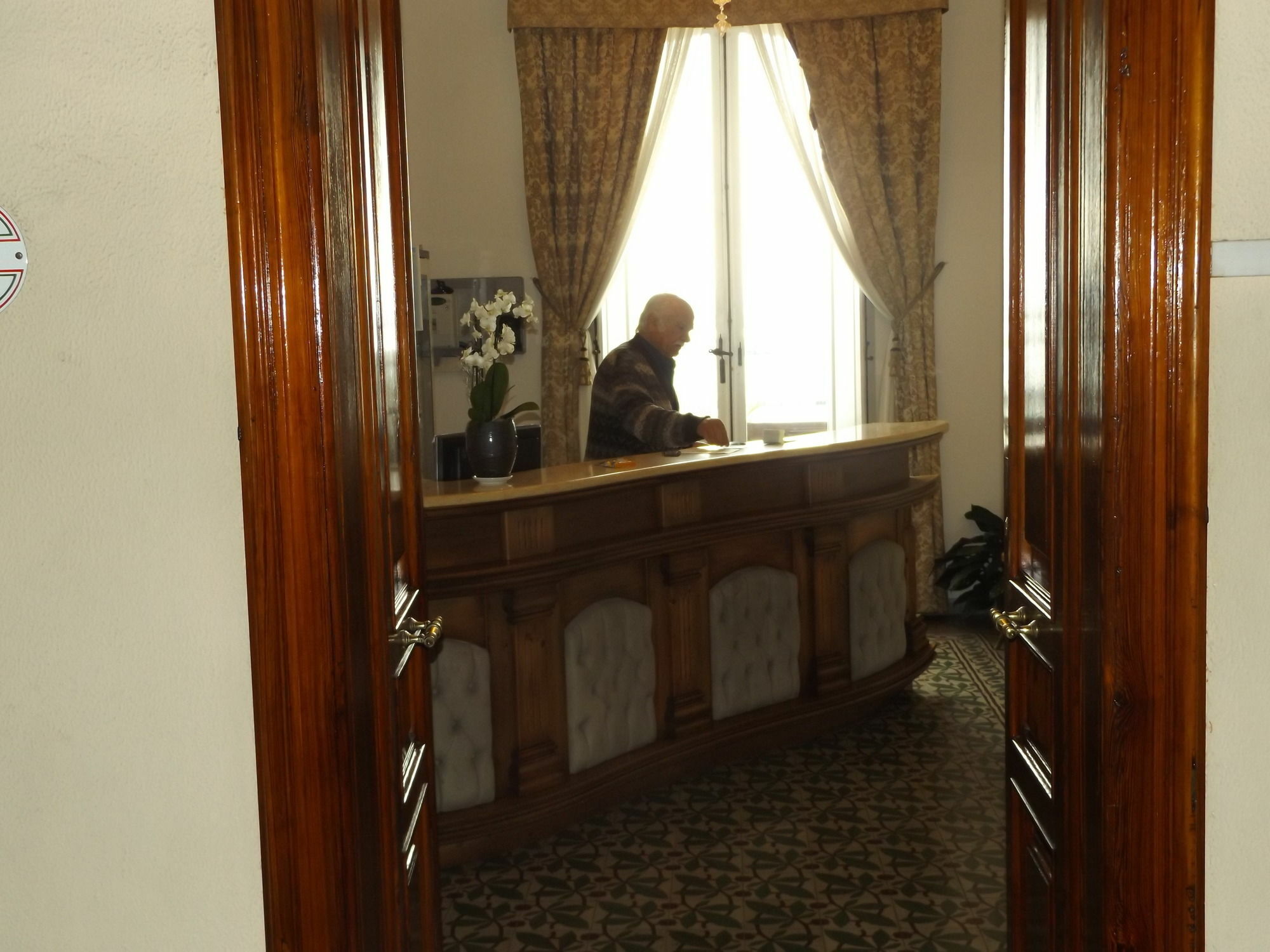 Hotel Aer Bj Vittoria Cagliari Bagian luar foto