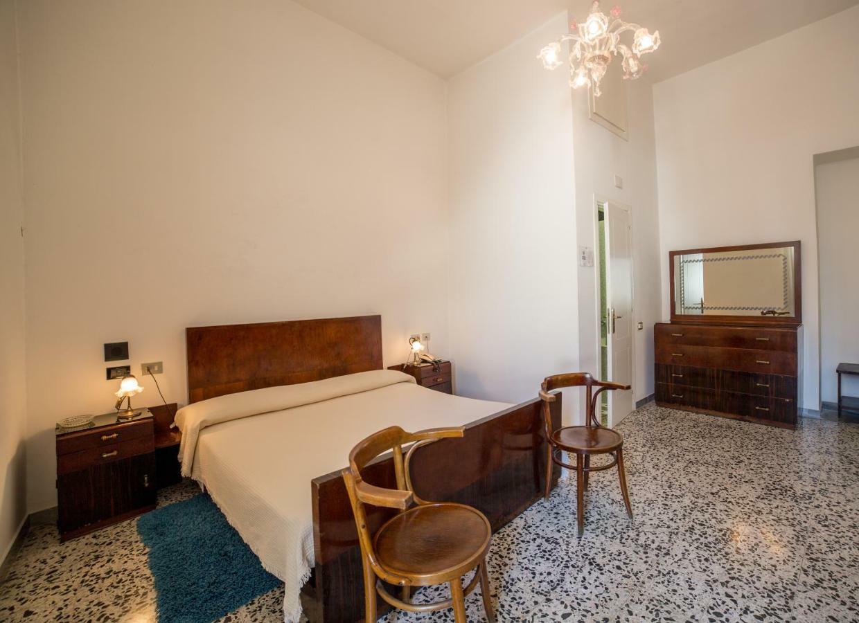 Hotel Aer Bj Vittoria Cagliari Bagian luar foto