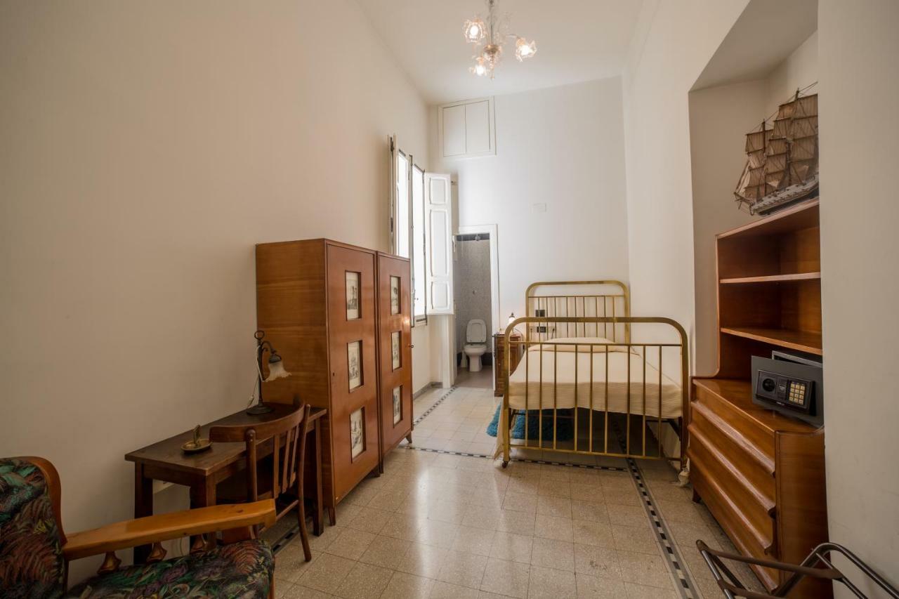 Hotel Aer Bj Vittoria Cagliari Bagian luar foto